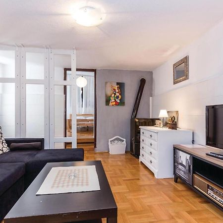 Amazing Apartment In Novi Vinodolski With Wifi Екстер'єр фото