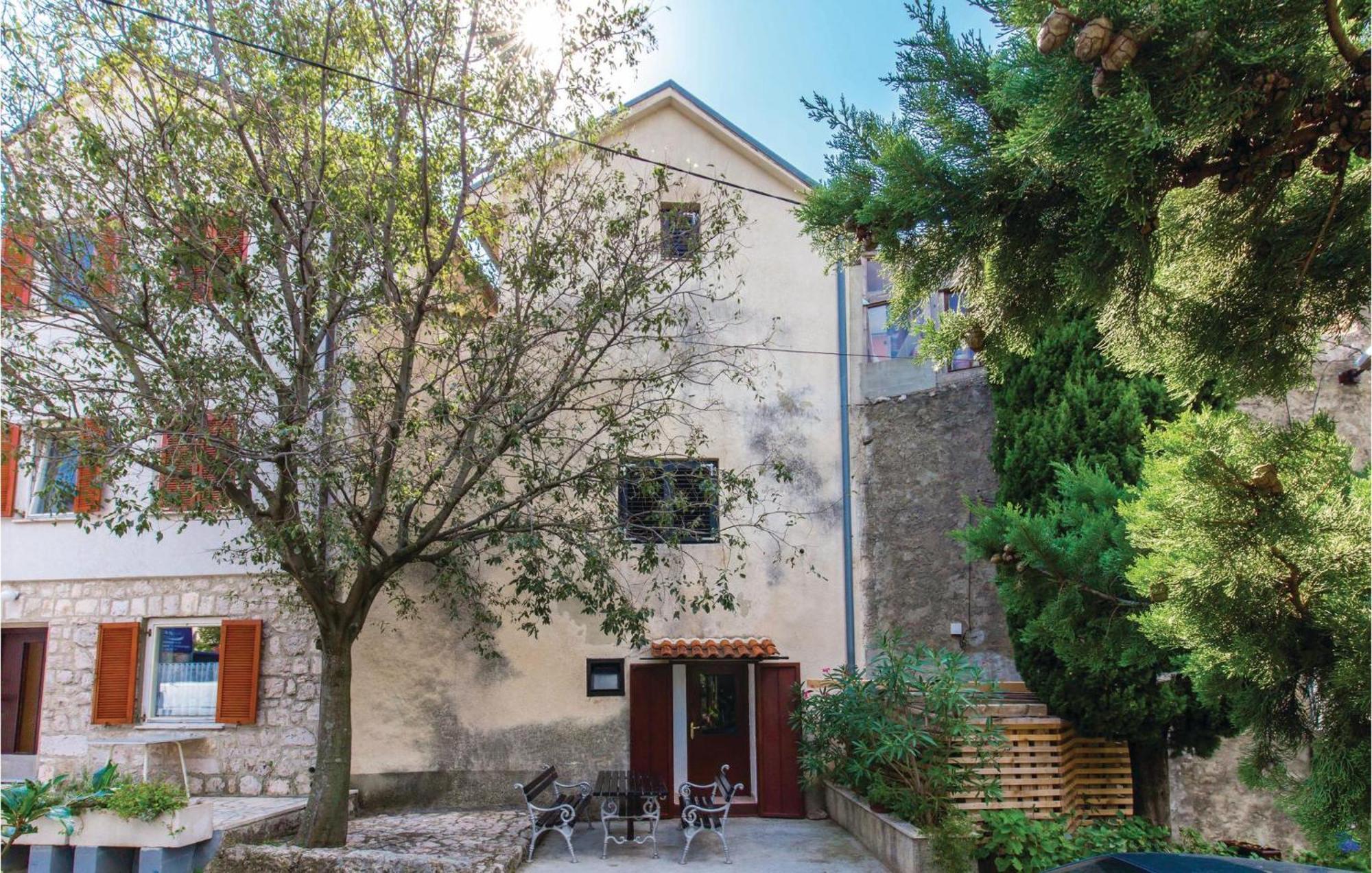 Amazing Apartment In Novi Vinodolski With Wifi Екстер'єр фото